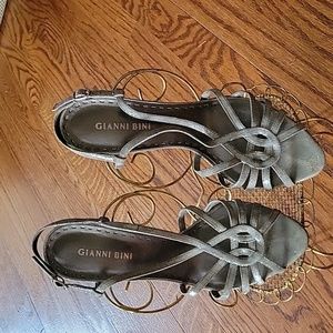 Gianni Bini Silver slingback open toe Sandals with 3"heel. 8 1/2 M